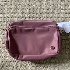 Lululemon Everywhere Crossbody Bag in Pink